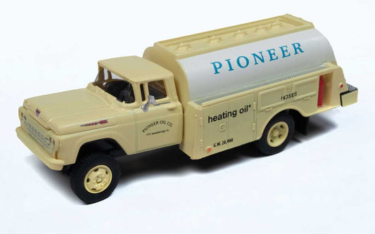 HO Scale Classic Metal Works 30554 1960 Ford Tank Truck Pioneer Heating Company