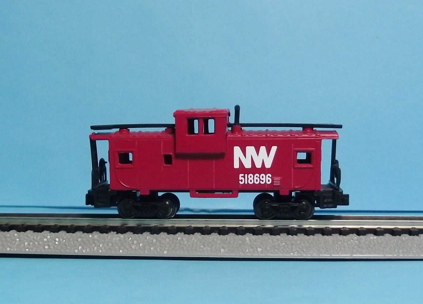 N Scale Bachmann "Silver Series" 70792 Norfolk & Western 36' Wide Vision Caboose