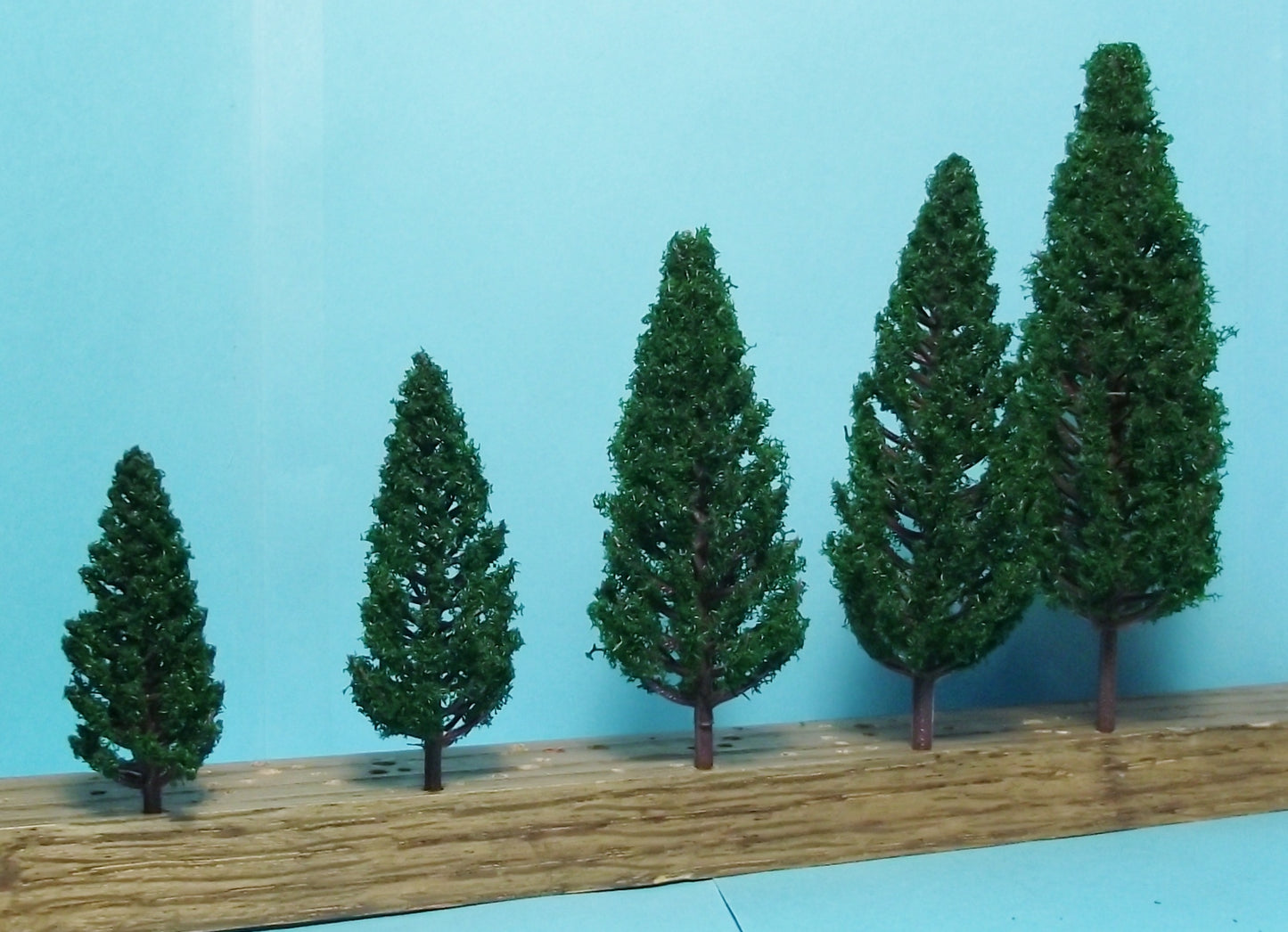 Multi Scale Authentic Scenery 16 Piece Set of Dark Green Pine Trees in 5 Sizes