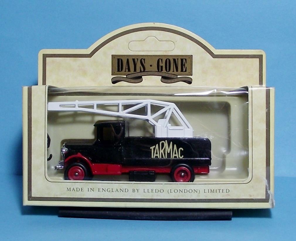 Lledo Models of Days Gone 1934 Mack Truck for the Tarmac Crane Company-101